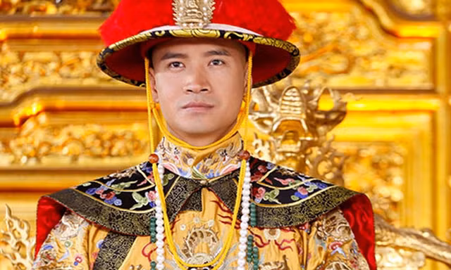 Vua Khang Hy đòi làm chuyện động trời gì trước khi mất? - Hình 8 Vua Khang Hy doi lam chuyen dong troi gi truoc khi mat?-Hinh-8