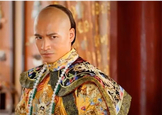 Vua Khang Hy đòi làm chuyện động trời gì trước khi mất? - Hình 6 Vua Khang Hy doi lam chuyen dong troi gi truoc khi mat?-Hinh-6
