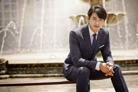'Chết mê' vẻ đẹp của Hyun Bin, nam chính 'Hạ cánh nơi anh' - Hình 2 'Chet me' ve dep cua Hyun Bin, nam chinh 'Ha canh noi anh'-Hinh-2