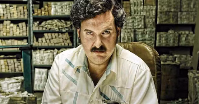 "Ông hoàng cocaine" Pablo Escobar và các bí mật kinh hoàng - Hình 10 Vào ngày 2/12/1993, lực lượng chấp pháp Colombia đã tổ chức chiến dịch truy bắt Escobar. Trong lần truy quét này, gã bị bắn 7 phát vào người và tử vong.