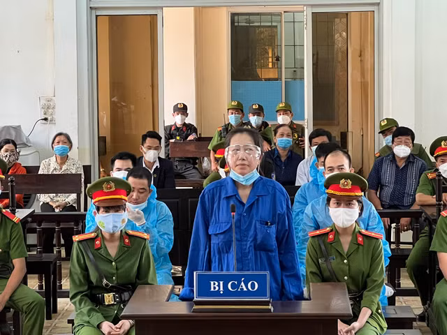 Những cán bộ công an xộ khám vì dính đến trùm buôn lậu Mười Tường - Hình 7 Nhung can bo cong an xo kham vi dinh den trum buon lau Muoi Tuong-Hinh-7