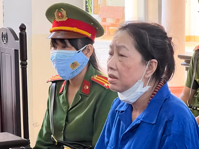 Những cán bộ công an xộ khám vì dính đến trùm buôn lậu Mười Tường - Hình 6 Nhung can bo cong an xo kham vi dinh den trum buon lau Muoi Tuong-Hinh-6