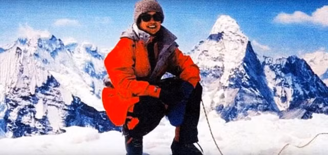 Hé lộ bi kịch “người đẹp ngủ” suốt 9 năm trên đỉnh Everest - Hình 4 He lo bi kich “nguoi dep ngu” suot 9 nam tren dinh Everest-Hinh-4