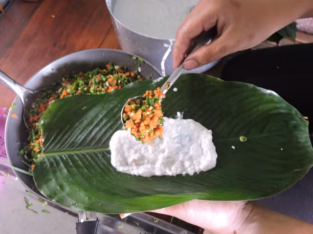 Đến Huế thưởng thức món bánh nậm dân dã và cực hấp dẫn - Hình 7 Den Hue thuong thuc mon banh nam dan da va cuc hap dan-Hinh-7