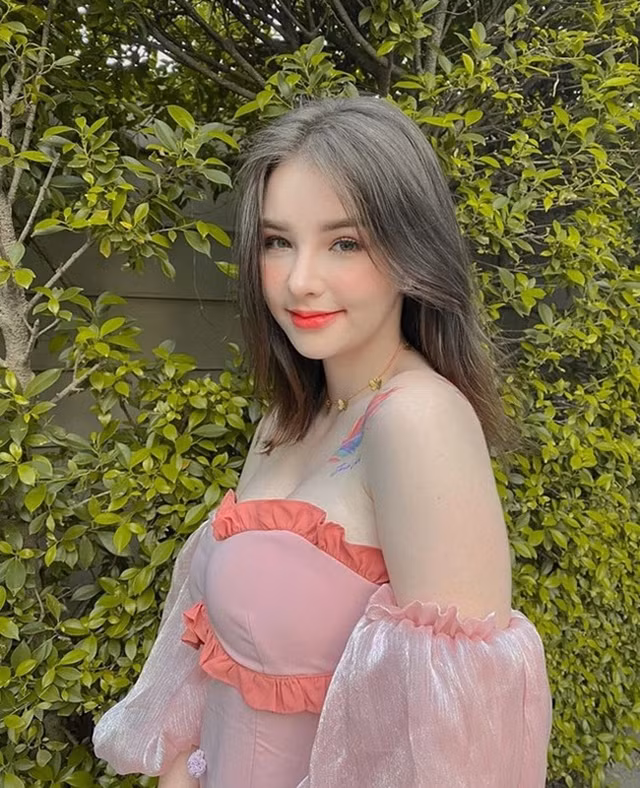 Gu thời trang nóng bỏng của “Nữ thần tắm suối” Thái Lan gây sốt - Hình 5 Gu thoi trang nong bong cua “Nu than tam suoi” Thai Lan gay sot-Hinh-5