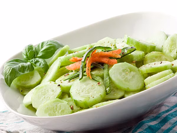 Những thực phẩm tránh mất nước khi ăn kiêng giảm cân - Hình 2 Nhung thuc pham tranh mat nuoc khi an kieng giam can-Hinh-2