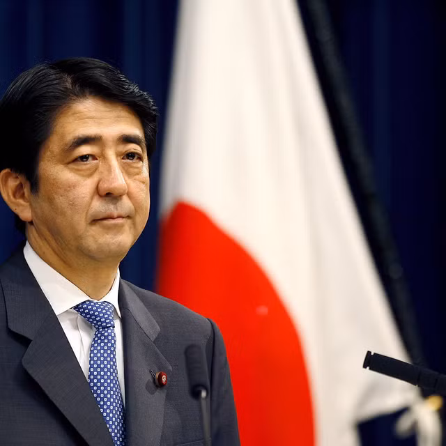 Nhung be boi cua ong Shinzo Abe khi duong chuc Thu tuong Nhat-Hinh-3