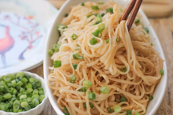 Độc lạ món mì trường thọ được ăn đầu năm mới ở Trung Quốc - Hình 6 Doc la mon mi truong tho duoc an dau nam moi o Trung Quoc-Hinh-6