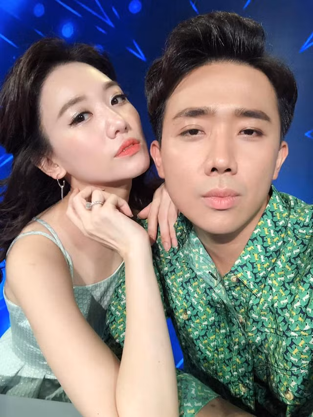 Trấn Thành – Hari Won diện thời trang 'tông xuyệt tông' cực đáng yêu - Hình 4 Tran Thanh – Hari Won dien thoi trang 'tong xuyet tong' cuc dang yeu-Hinh-4