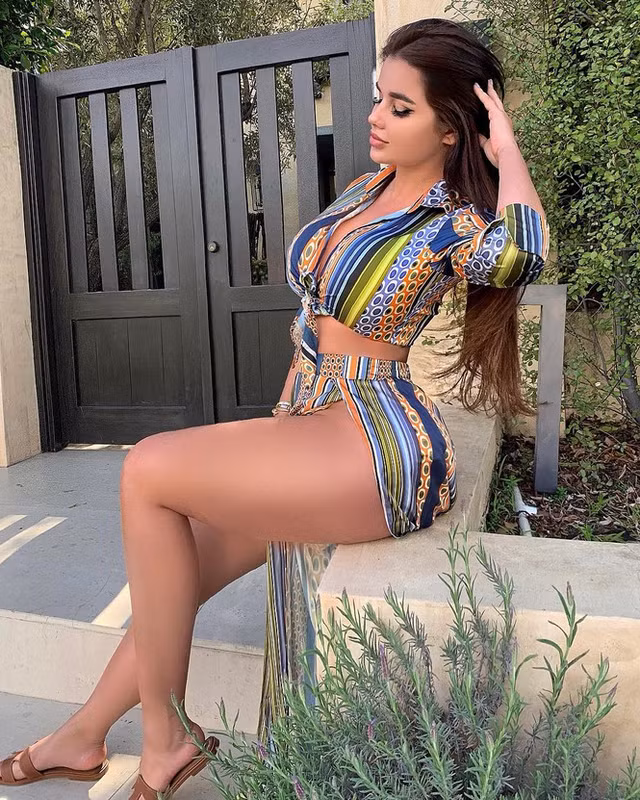 'Kim Kardashian phiên bản Nga' cũng sở hữu thân hình bốc lửa - Hình 3 'Kim Kardashian phien ban Nga' cung so huu than hinh boc lua-Hinh-3