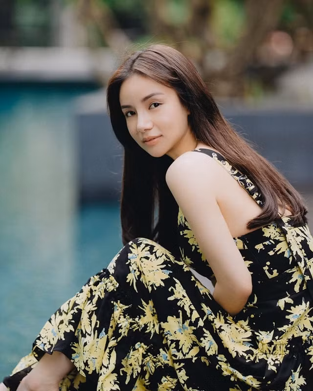 Mê mẩn thời trang sang chảnh của ái nữ tỷ phú Singapore xinh như hoa hậu - Hình 10 Me man thoi trang sang chanh cua ai nu ty phu Singapore xinh nhu hoa hau-Hinh-10