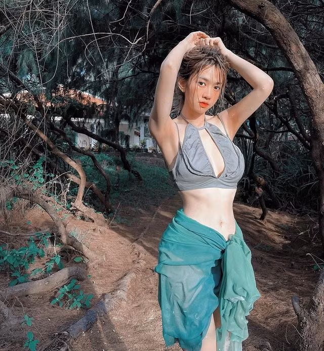 Nhức mắt gu thời trang khoe ngực khủng của hot girl tiktok Lê Bống - Hình 7 Nhuc mat gu thoi trang khoe nguc khung cua hot girl tiktok Le Bong-Hinh-7