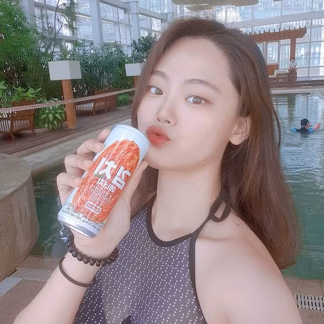 Nước tăng lực vị kim chi lạ lùng được gái Hàn yêu thích - Hình 5 Nuoc tang luc vi kim chi la lung duoc gai Han yeu thich-Hinh-5