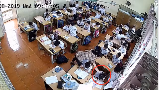 Giáo viên tát và đánh tới tấp khiến học sinh nhập viện sẽ bị xử lý như thế nào? Giao vien tat va danh toi tap khien hoc sinh nhap vien se bi xu ly nhu the nao?
