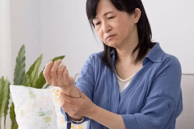 Cảnh báo cơn đau tim từ những dấu hiệu thầm lặng - Hình 12 Canh bao con dau tim tu nhung dau hieu tham lang-Hinh-12