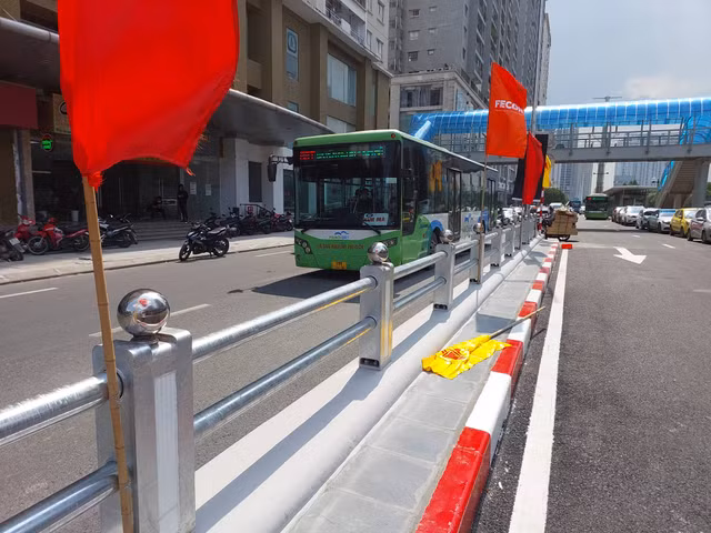 Cận cảnh hầm chui Lê Văn Lương - Khuất Duy Tiến được đầu tư hơn 700 tỷ đồng - Hình 10 Can canh ham chui Le Van Luong - Khuat Duy Tien duoc dau tu hon 700 ty dong-Hinh-10