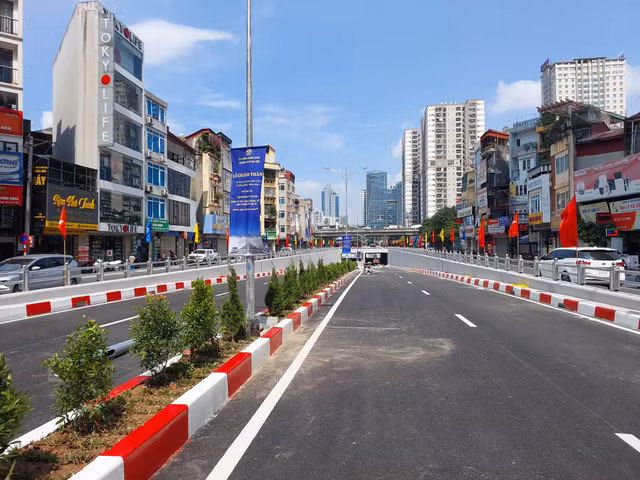 Cận cảnh hầm chui Lê Văn Lương - Khuất Duy Tiến được đầu tư hơn 700 tỷ đồng - Hình 12 Can canh ham chui Le Van Luong - Khuat Duy Tien duoc dau tu hon 700 ty dong-Hinh-12