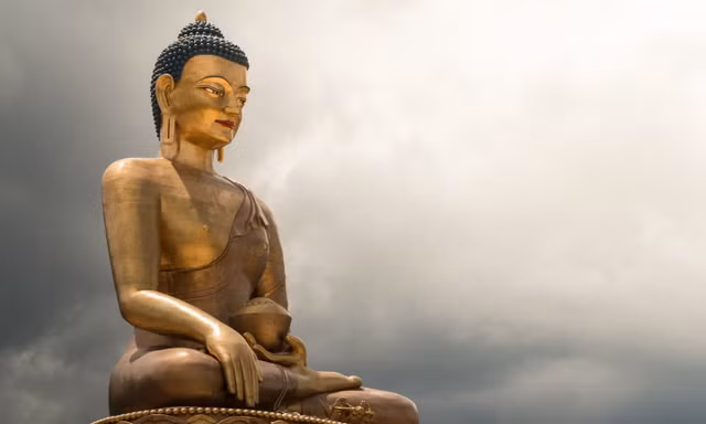5 tượng Phật khổng lồ thu hút hàng triệu du khách mỗi năm - Hình 3 5 tuong Phat khong lo thu hut hang trieu du khach moi nam-Hinh-3