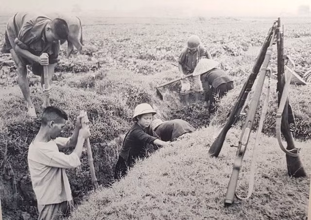 Chiến thắng lịch sử 'Hà Nội - Điện Biên Phủ trên không' qua loạt ảnh quý - Hình 5 Chien thang lich su 'Ha Noi - Dien Bien Phu tren khong' qua loat anh quy-Hinh-5