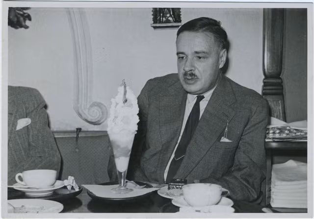 Cuộc đời bất hạnh của các con thiên tài Albert Einstein - Hình 10 Cuoc doi bat hanh cua cac con thien tai Albert Einstein-Hinh-10