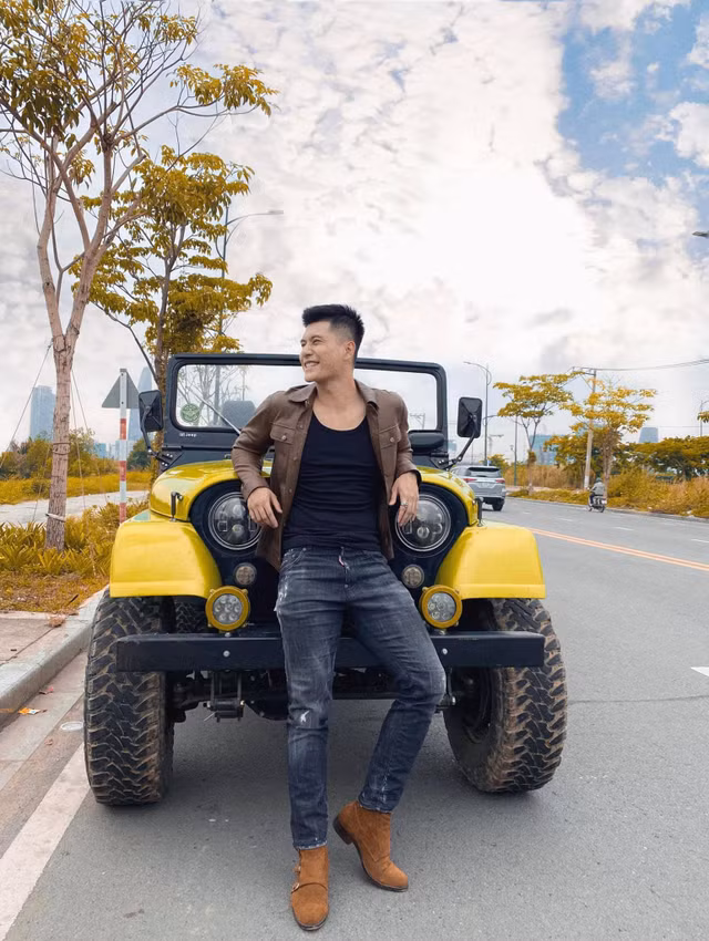 Gu thoi trang nam tinh cua ban trai tin don Le Quyen-Hinh-10