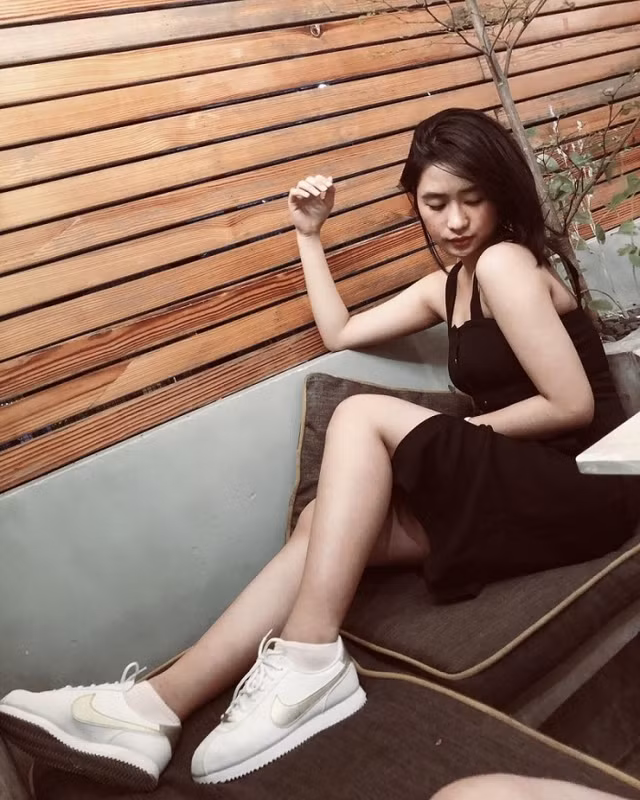 Soi gu thời trang cực chất của rapper Dế Choắt và bạn gái - Hình 9 Soi gu thoi trang cuc chat cua rapper De Choat va ban gai-Hinh-9