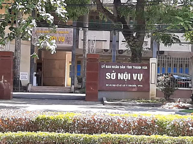 Trưởng phòng thuộc Sở Nội vụ Thanh Hóa bị đình chỉ vì đánh bạc Truong phong thuoc So Noi vu Thanh Hoa bi dinh chi vi danh bac