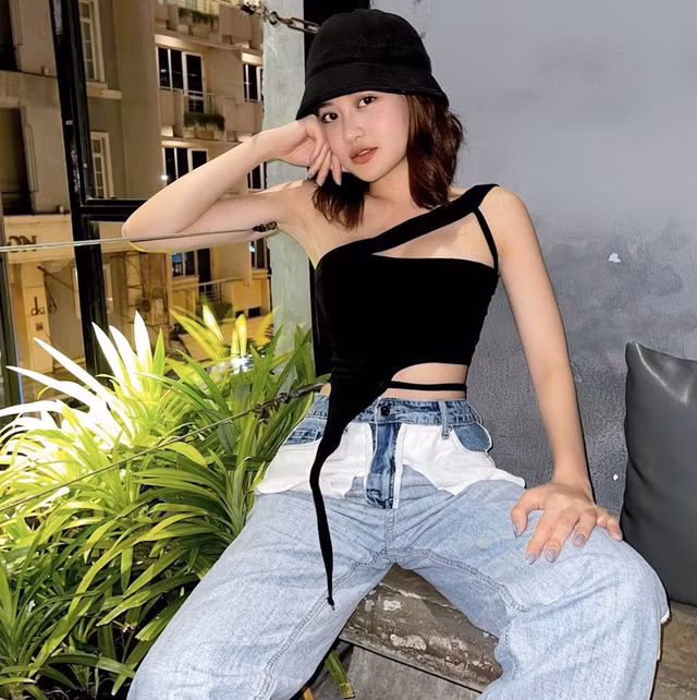 Ngắm thời trang đường phố cực chất của mỹ nhân Việt gần đây - Hình 8 Ngam thoi trang duong pho cuc chat cua my nhan Viet gan day-Hinh-8