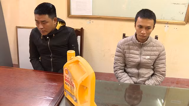 Ăn lương 8 triệu/tháng chỉ để đi ném chất bẩn vào nhà người khác An luong 8 trieu/thang chi de di nem chat ban vao nha nguoi khac