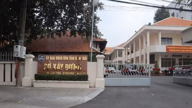 Vụ AIC, BV Đồng Nai: Những cán bộ nào bị khởi tố? Vu AIC, BV Dong Nai: Nhung can bo nao bi khoi to?