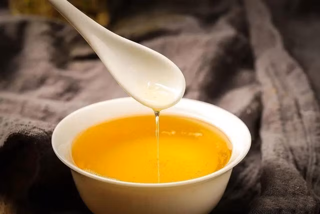 Chuyên gia khuyên 4 loại dầu ăn không nên mua - Hình 2 Chuyen gia khuyen 4 loai dau an khong nen mua-Hinh-2