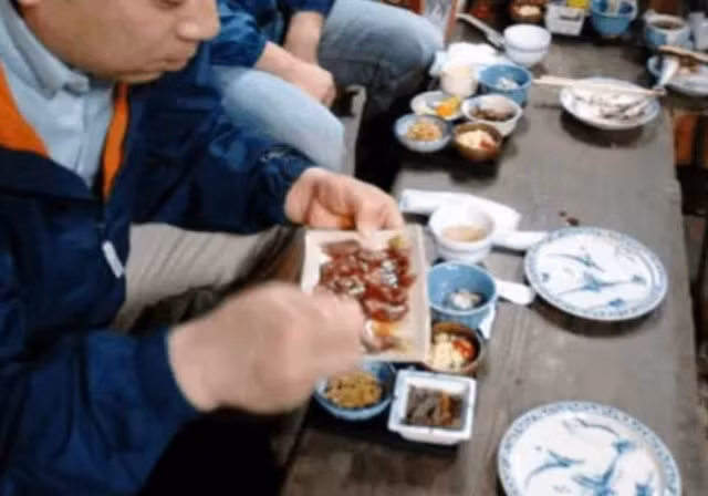 Kinh di mon sashimi thit qua gay tranh cai o Nhat Ban-Hinh-8