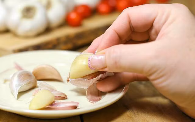 Những mẹo nấu ăn cực hữu ích bằng lò vi sóng ít người biết - Hình 2 Nhung meo nau an cuc huu ich bang lo vi song it nguoi biet-Hinh-2
