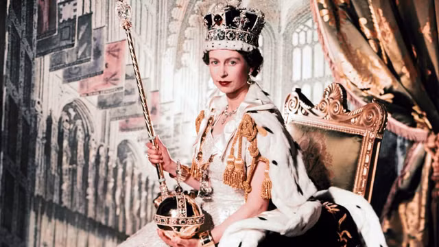 Tận mục những báu vật trong lễ đăng quang Vua Charles III - Hình 8 Tan muc nhung bau vat trong le dang quang Vua Charles III-Hinh-8
