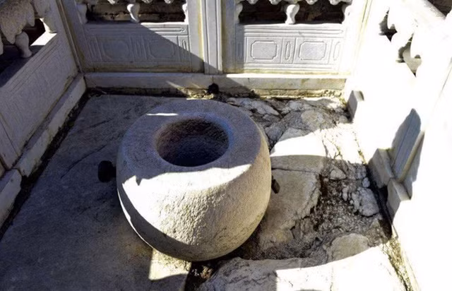 Đằng sau 70 giếng nước rợn người trong Tử Cấm Thành - Hình 4 Dang sau 70 gieng nuoc ron nguoi trong Tu Cam Thanh-Hinh-4