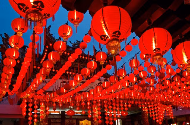 Nhiều giai thoại ly kỳ về sự ra đời của Tết Nguyên đán - Hình 3 Nhieu giai thoai ly ky ve su ra doi cua Tet Nguyen dan-Hinh-3