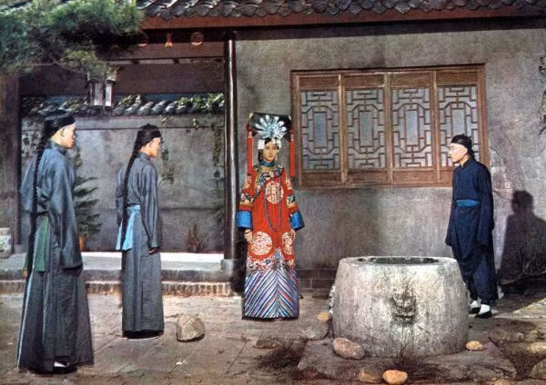 Đằng sau 70 giếng nước rợn người trong Tử Cấm Thành - Hình 9 Dang sau 70 gieng nuoc ron nguoi trong Tu Cam Thanh-Hinh-9