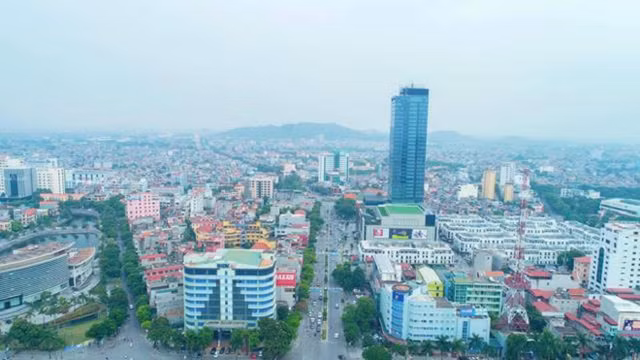 Thanh Hoa: Hancorp.2, Licogi 15... va loat DN bi “beu ten” no thue khung
