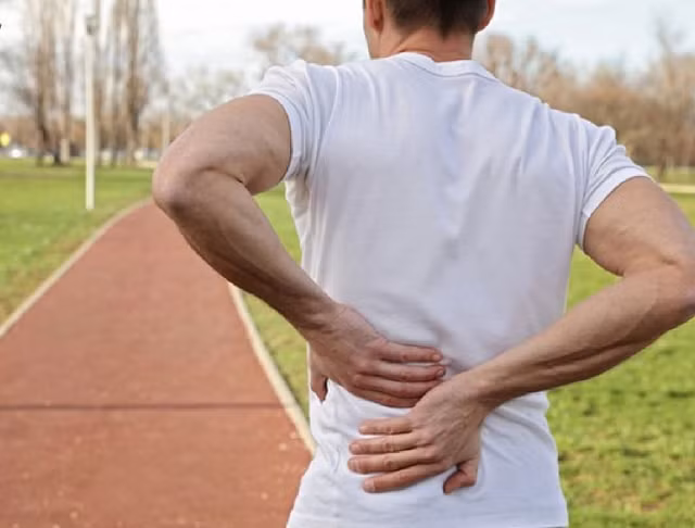 3 loại đau thắt lưng có thể là dấu hiệu bị ung thư thận - Hình 8 3 loai dau that lung co the la dau hieu bi ung thu than-Hinh-8