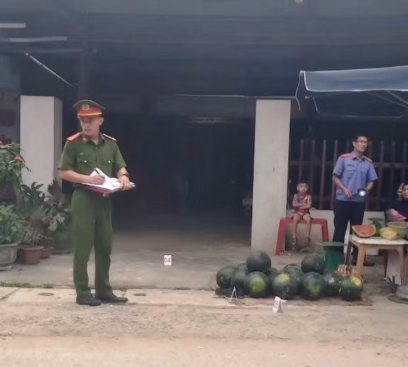 Điều tra vụ người đàn ông bị nhóm người dùng súng bắn nhập viện - Hình 2 Dieu tra vu nguoi dan ong bi nhom nguoi dung sung ban nhap vien-Hinh-2