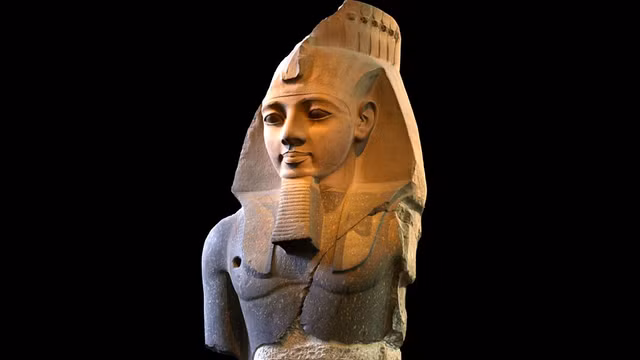 Vì sao pharaoh Ai Cập ngồi trong lòng “người lạ"? - Hình 8 Vi sao pharaoh Ai Cap ngoi trong long “nguoi la