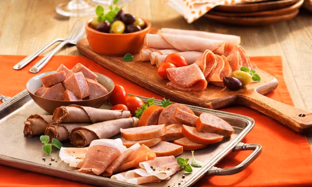 Những thực phẩm nên tránh trong kỳ “đèn đỏ” để giảm nổi mụn, đau bụng - Hình 4 Nhung thuc pham nen tranh trong ky “den do” de giam noi mun, dau bung-Hinh-4