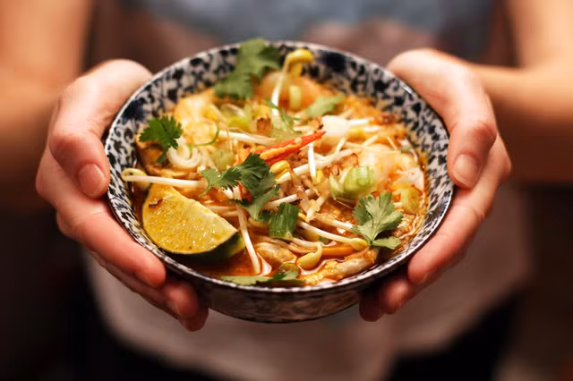 CNN bình chọn Cao lầu, Bún riêu vào top món ngon nhất Châu Á - Hình 8 CNN binh chon Cao lau, Bun rieu vao top mon ngon nhat Chau A-Hinh-8
