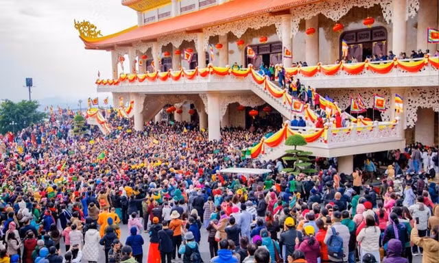 Yêu cầu chùa Ba Vàng không tiếp nhận linh vật ngoại lai không phù hợp Yeu cau chua Ba Vang khong tiep nhan linh vat ngoai lai khong phu hop