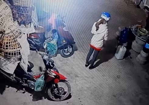 Vu sat hai co gai ban ga: Da co manh moi doi tuong gay an