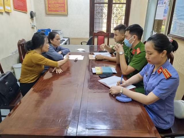 Chủ hụi lừa đảo, chiếm đoạt 21 tỷ và 889 chỉ vàng Chu hui lua dao, chiem doat 21 ty va 889 chi vang