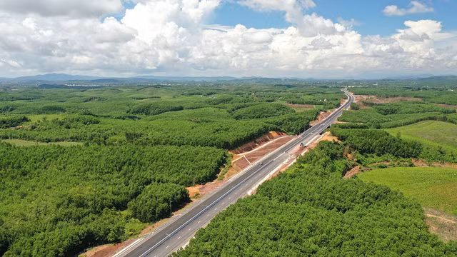 Địa phương nào sở hữu tuyến cao tốc dài gần 180km? - Hình 2 Dia phuong nao so huu tuyen cao toc dai gan 180km?-Hinh-2