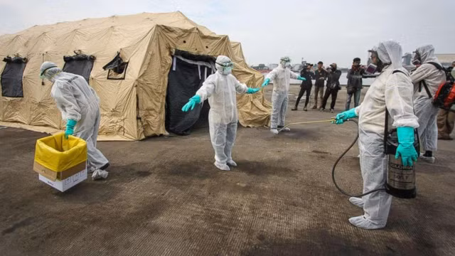 Đại dịch Ebola từng khiến thế giới khiếp sợ ra sao? - Hình 2 Dai dich Ebola tung khien the gioi khiep so ra sao?-Hinh-2