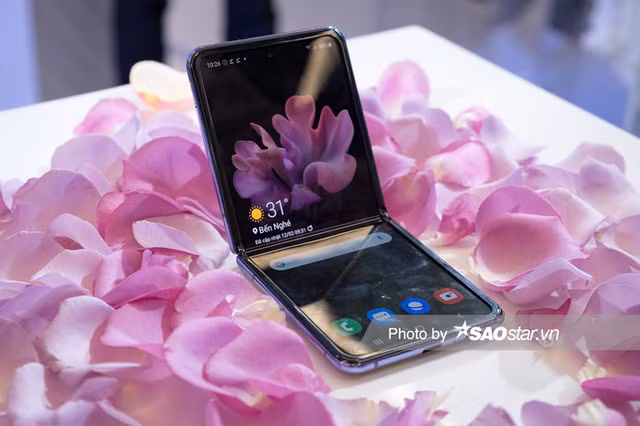 Ly do smartphone gap dinh dam cua Samsung co ten Galaxy Z Flip