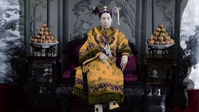 Từ Hi nhận quà sinh nhật gì từ Lý Liên Anh mà thốt lên sung sướng? - Hình 6 Tu Hi nhan qua sinh nhat gi tu Ly Lien Anh ma thot len sung suong?-Hinh-6